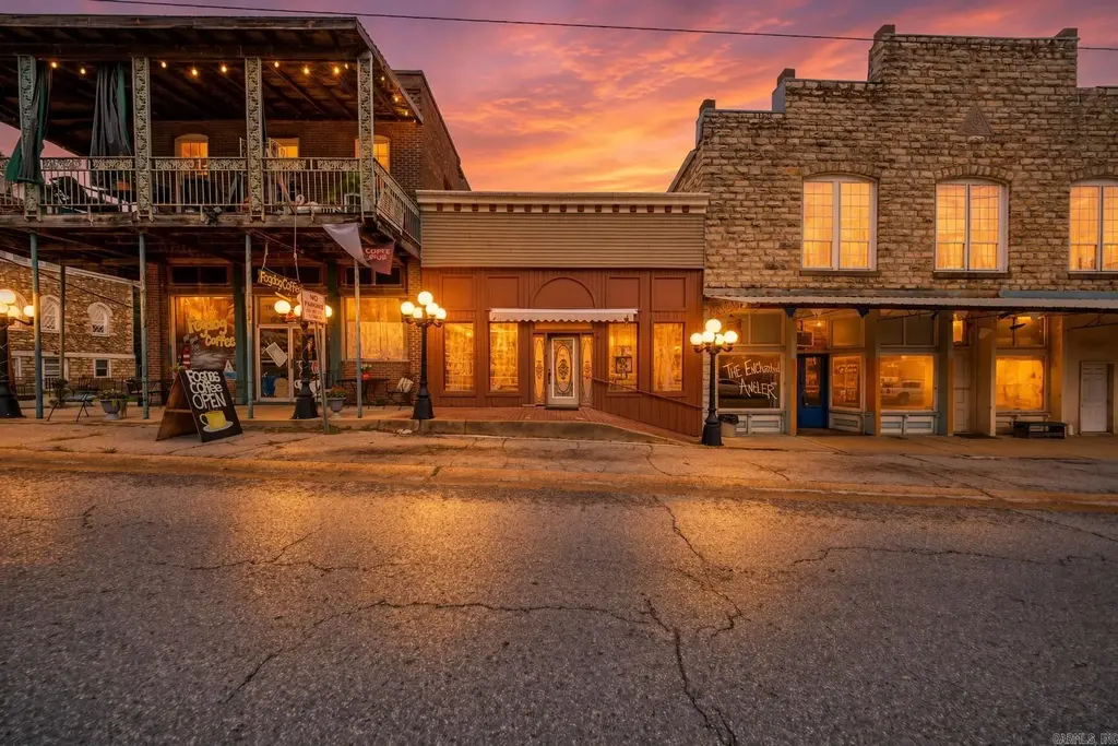 375 Main Street, Mammoth Spring