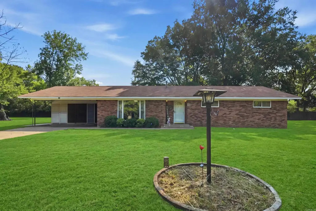 1226 N Gum Street, Conway