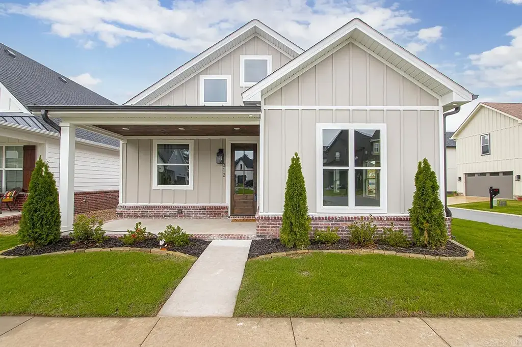 312 Gardens Lane, North Little Rock