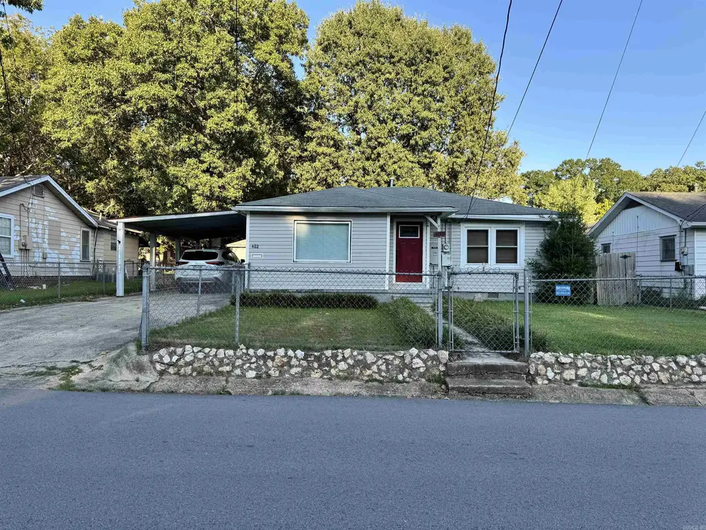 402 S Border, Benton