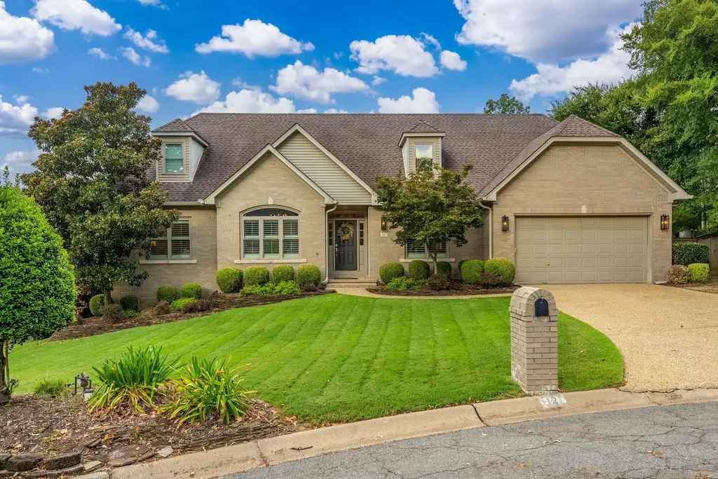 12 Black Bear Court, Little Rock
