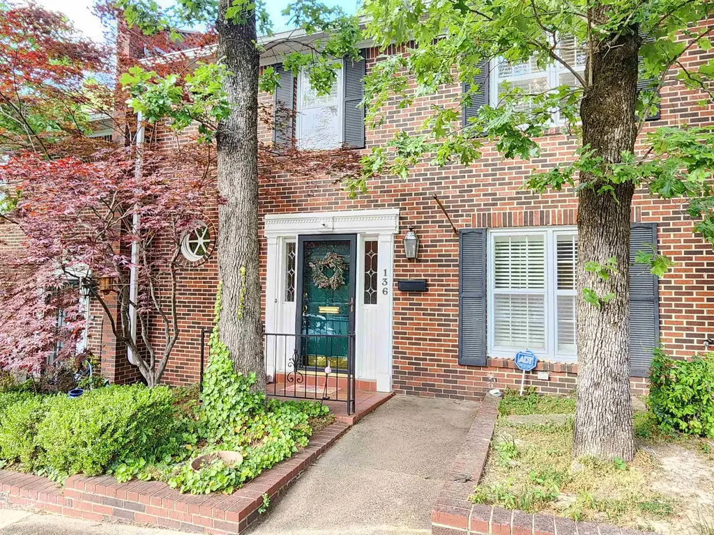 136 Cambridge Place, Little Rock