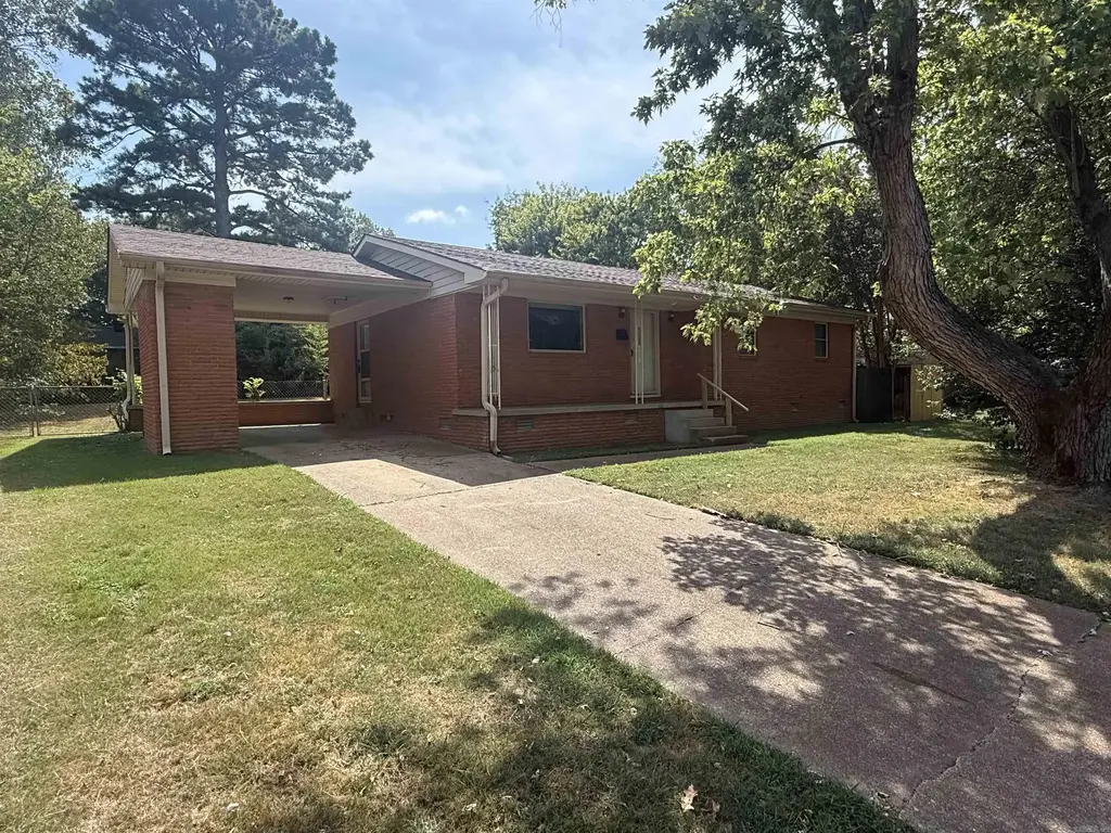 710 N Spruce Street, Searcy