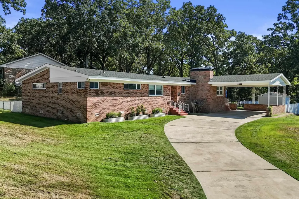 1101 Mccain Boulevard, North Little Rock