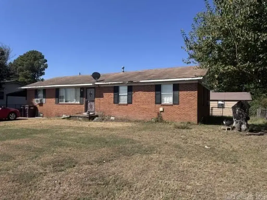 304 S Crossroads Street, Portia