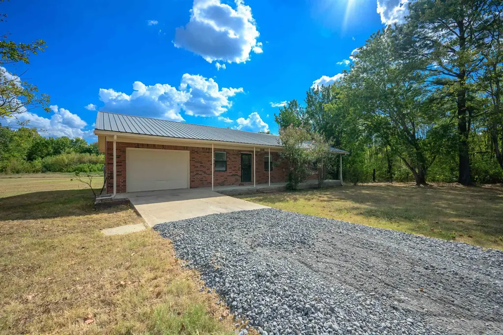 1196 Newport Road, Salado
