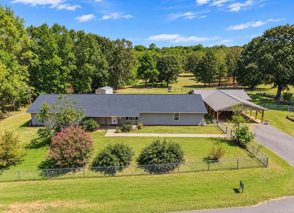 58 Justin Drive, Greenbrier