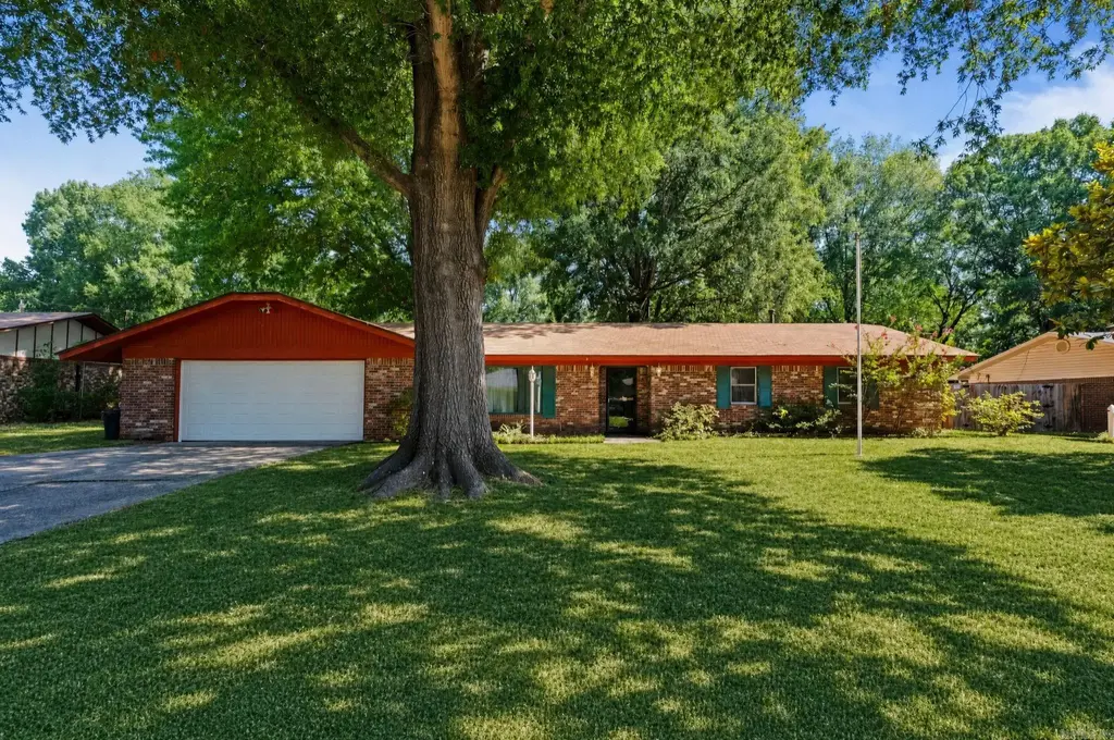 14 Shady Lane Drive, Conway