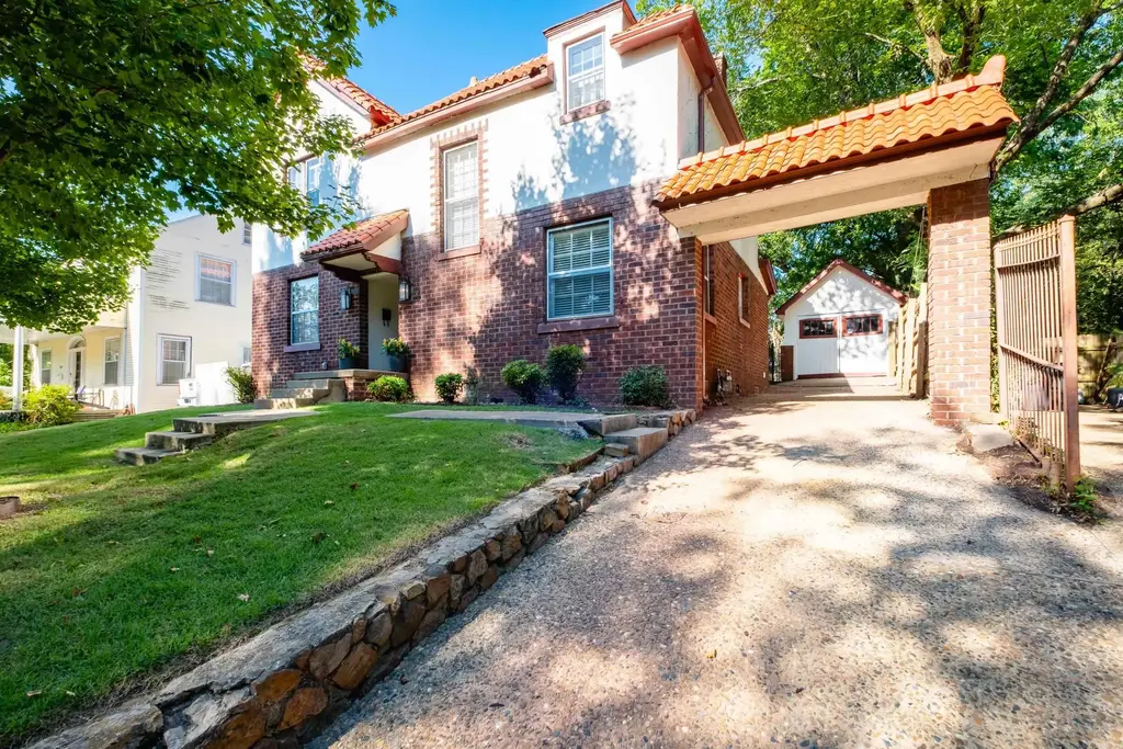 116 Colonial Court, Little Rock