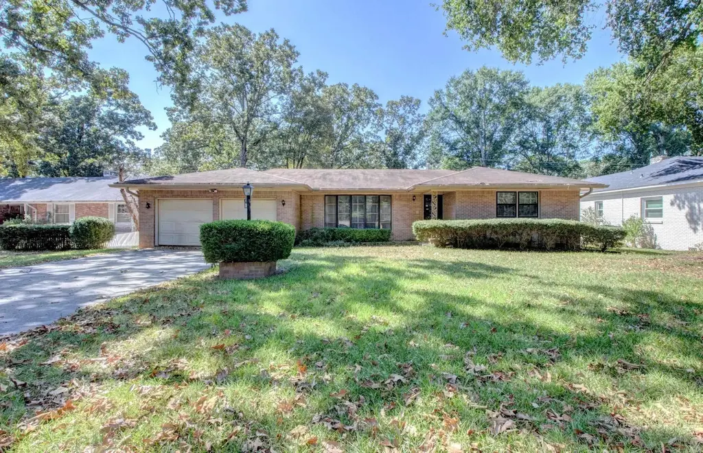 7509 Apache Rd, Little Rock
