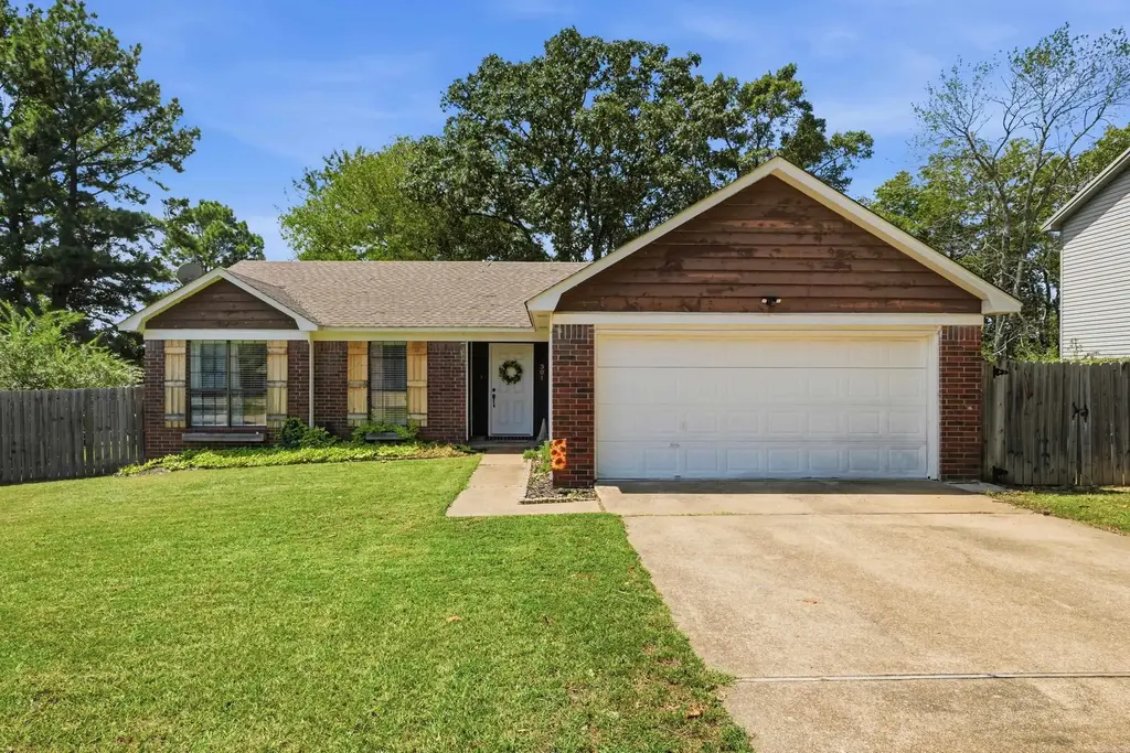 301 Zachary Cove, Bryant