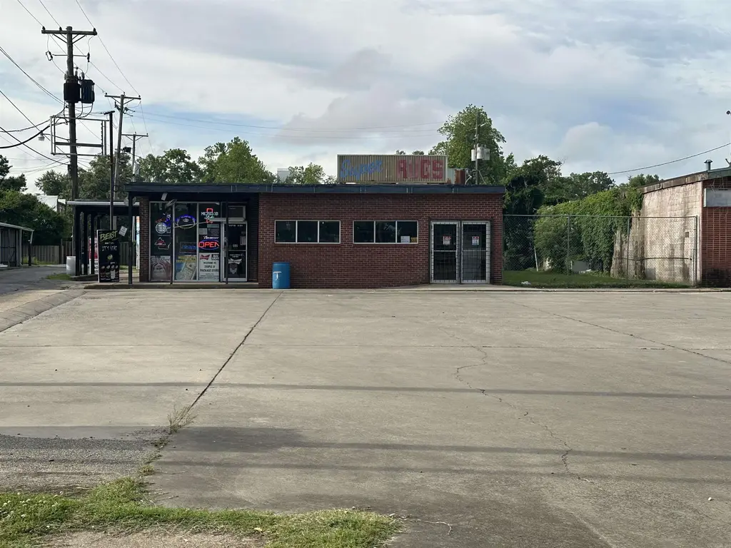 105 W Choctaw, Dumas