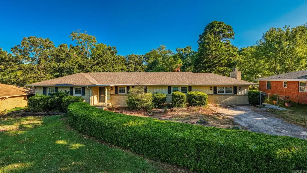 7210 W Markham Street, Little Rock