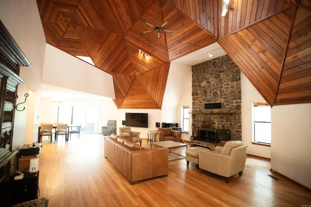 14 Cameronwood Lane, Little Rock