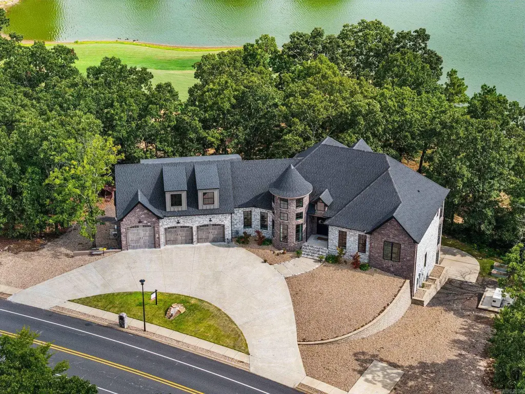 801 Greystone Boulevard, Cabot