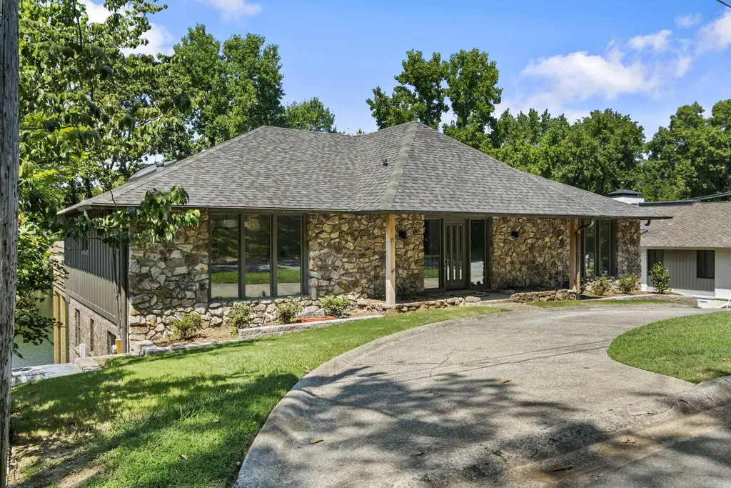 21 E Lake Drive, North Little Rock
