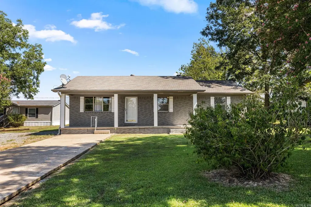 211 S Polk Street, Cabot