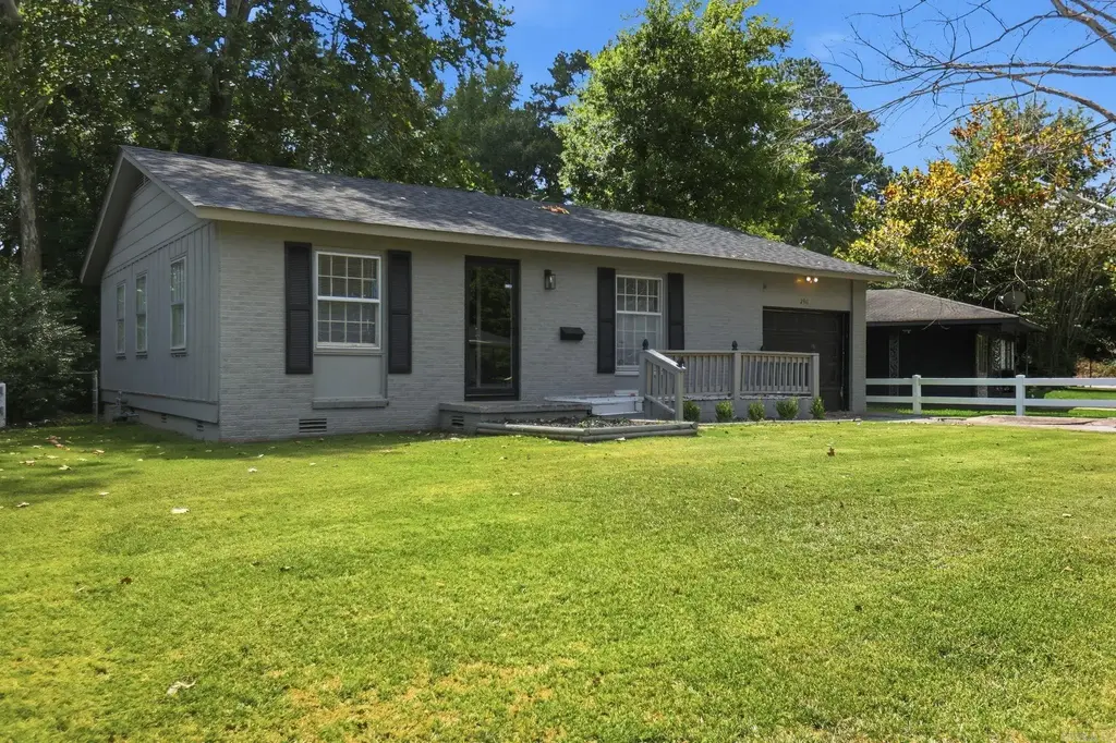 2911 Wynne Drive, Little Rock