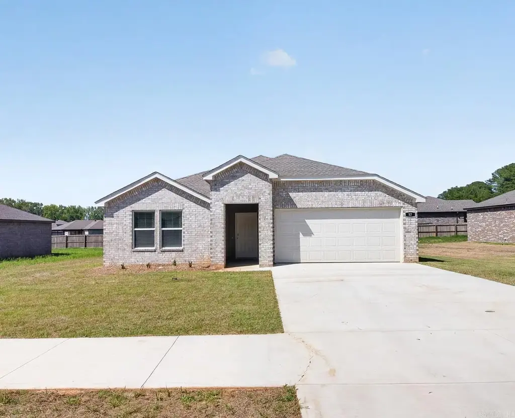37 Wolfsbridge Loop, Cabot