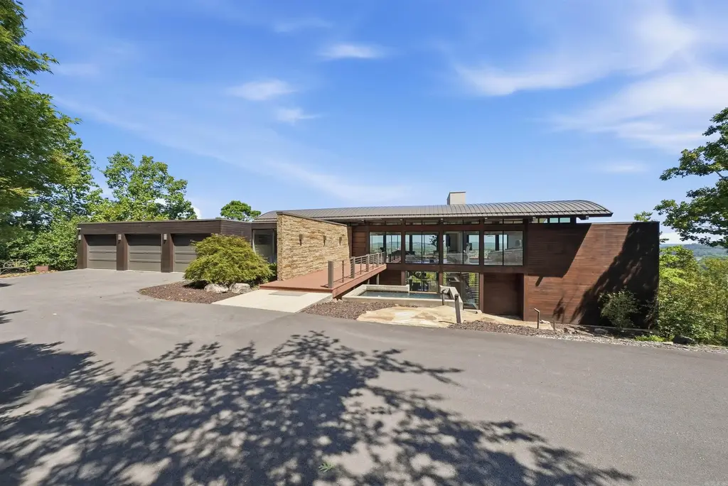 13820 Beau Vue Drive, Little Rock