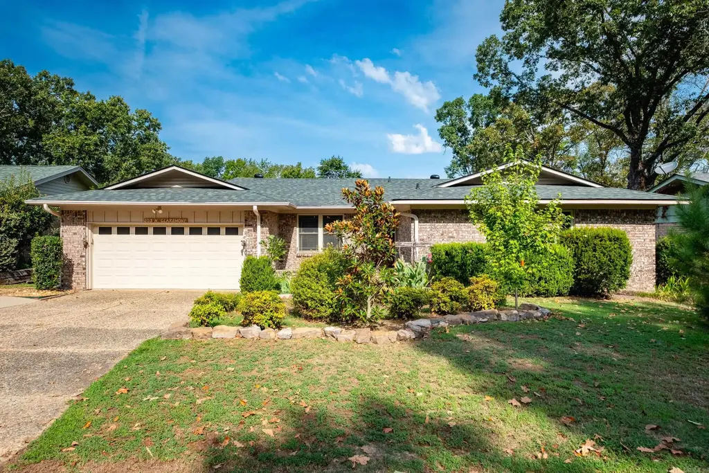 203 N Claremont Avenue, Sherwood