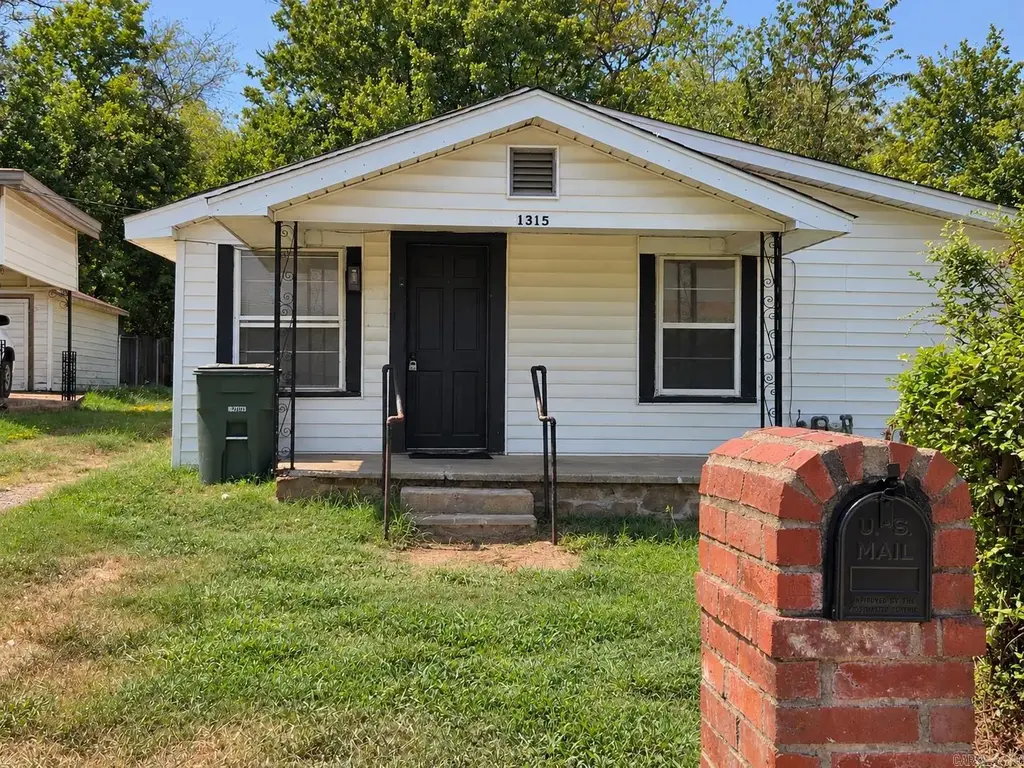 1315 Factory St, Conway