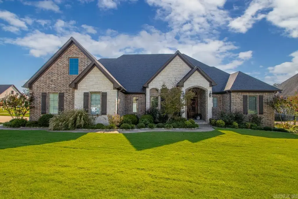 6570 Westminster, Benton
