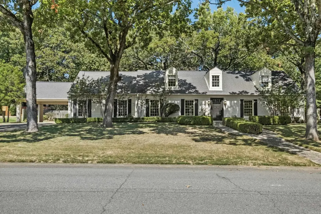 2905 Justin Matthews Dr, North Little Rock
