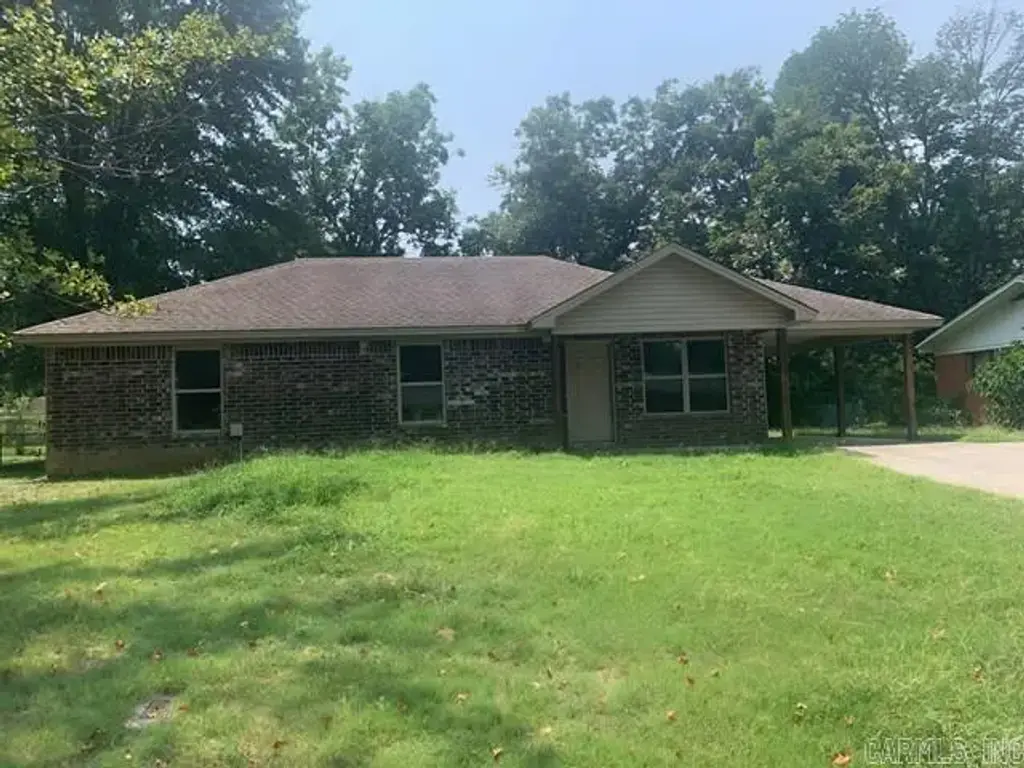 121 Cloverdale, Searcy