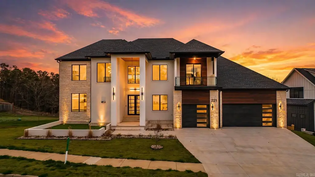 221 Haywood Drive, Little Rock