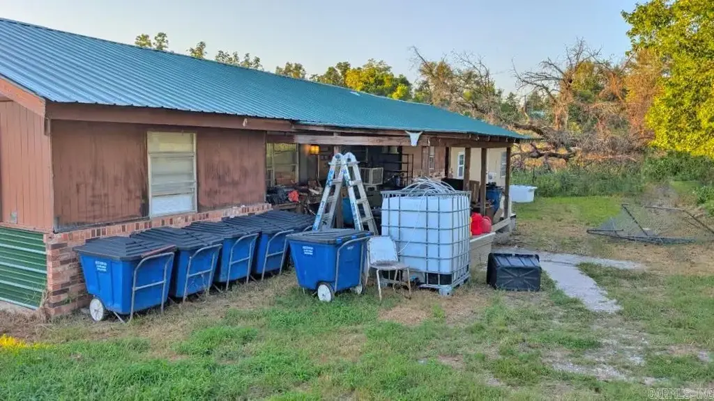 2029 Marion County 4019, Everton