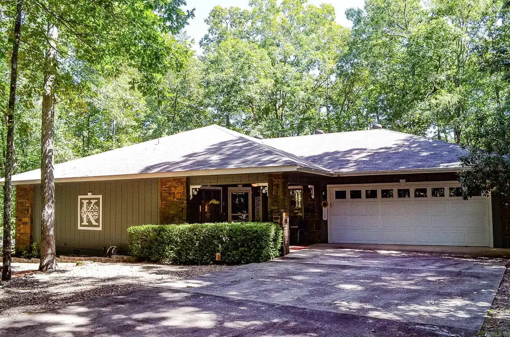 39 Palencia Lane, Hot Springs Village