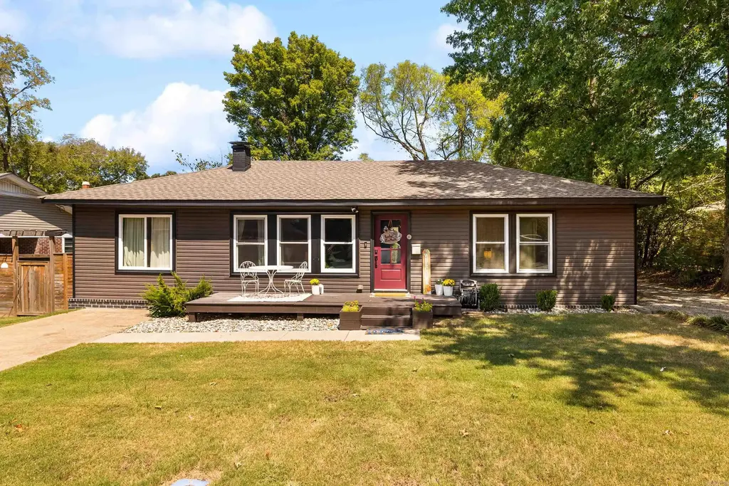 615 W Conway St, Benton