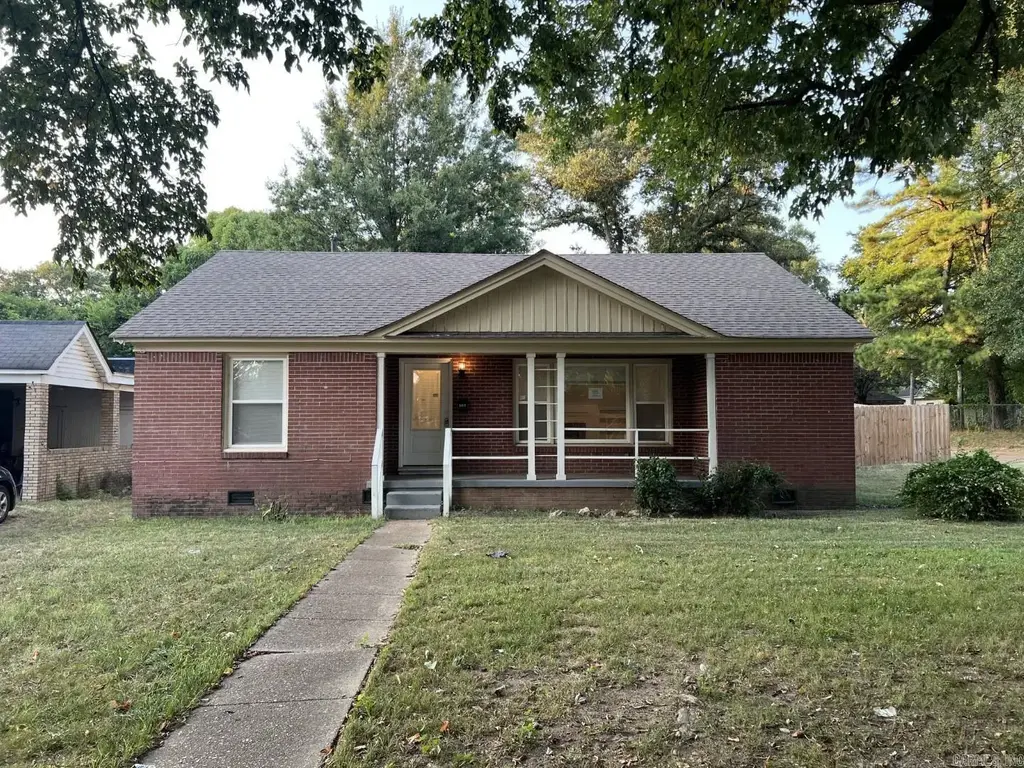 725 Holden Avenue, Newport