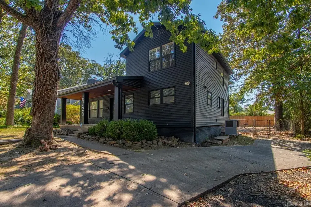 6725 Kavanaugh Place, Little Rock