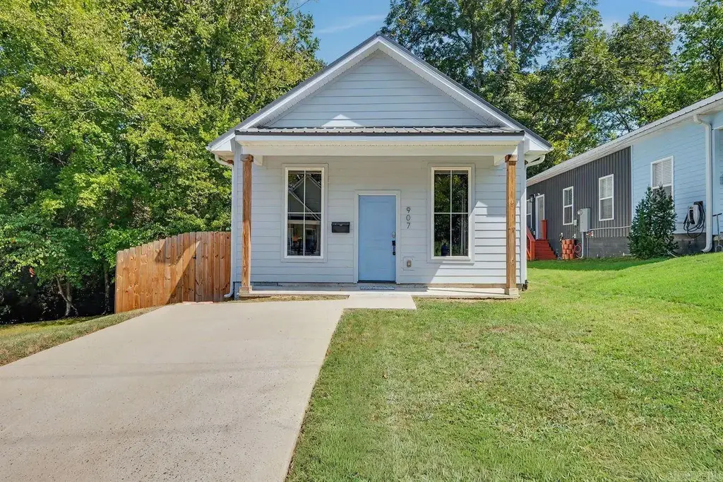 907 S Park, Little Rock