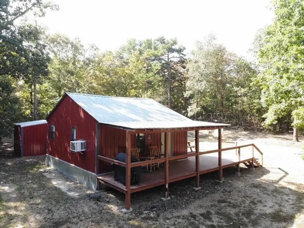 305 Deer Run Road, Leslie