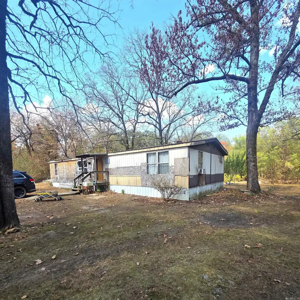 4675 Dooley Road, Boles