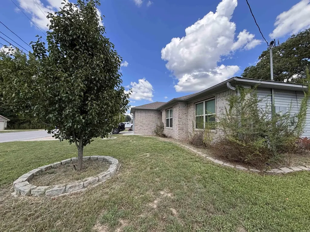 310 S Shady Lane, Benton