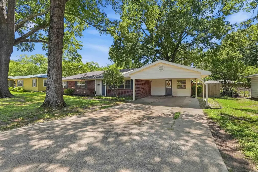 2021 Arkansas Avenue, Conway
