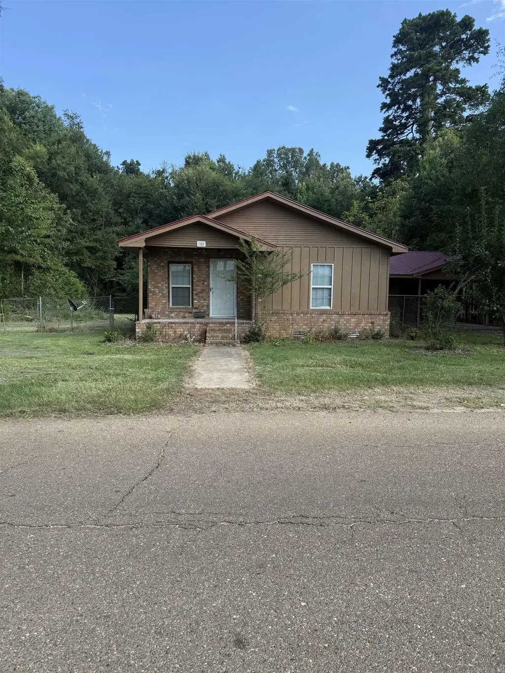 701 W 6, Fordyce