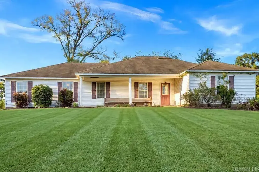 23708 Highway 84, Malvern