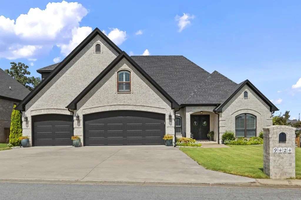 9424 Vale Royal Dr, Sherwood