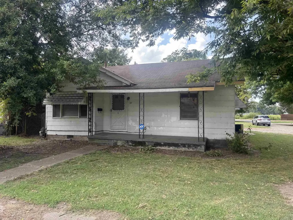 317 W Main Street, Steele