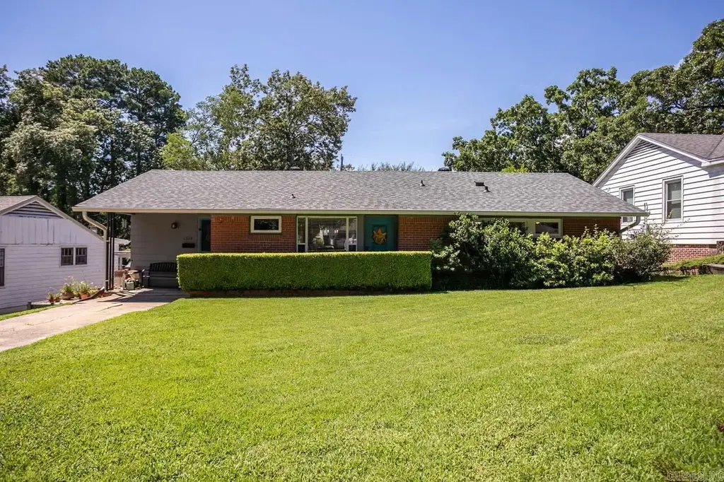 1318 Pine Valley Rd, Little Rock