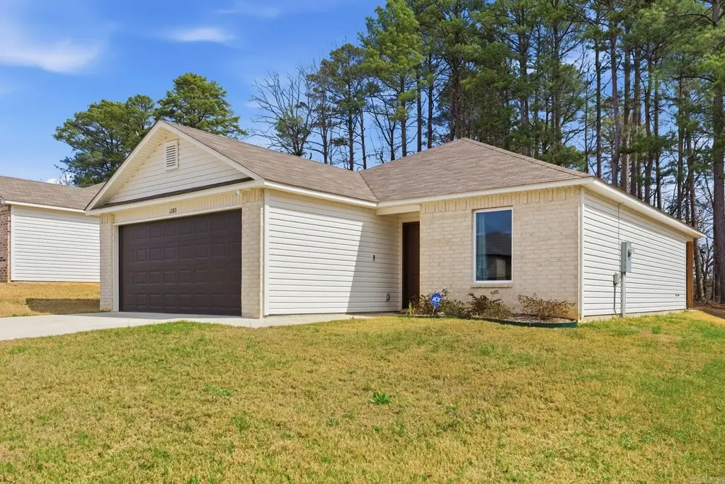 1280 Meadows Dr, Benton