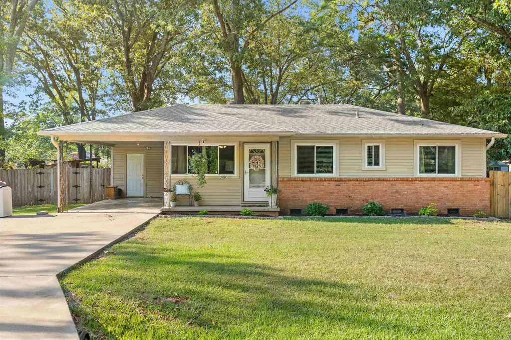 206 Se 2nd Street, Bryant