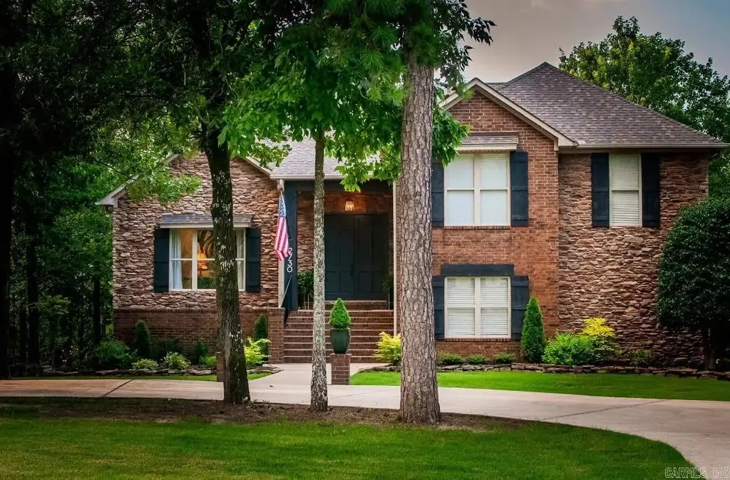 2730 Collins, Conway