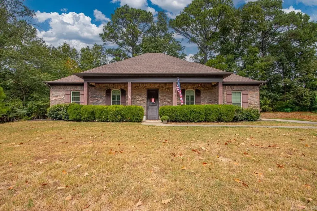 2012 Hickory Drive, Bryant