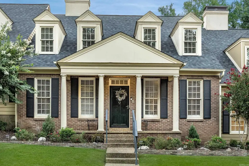 4 Windsor Court, Little Rock